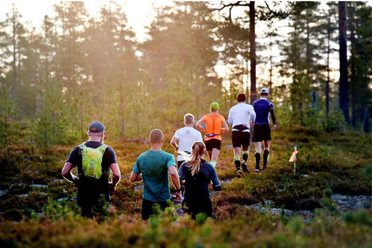 Dalarnas bästa campingar - vandring på Moraparken i Dalarna